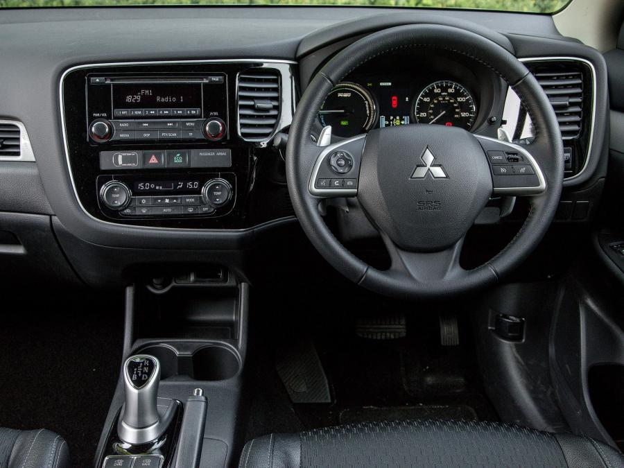  Mitsubishi Outlander GX3h 4Work 2014 года  (фото 4 из 9)